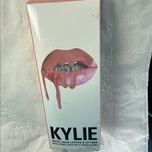 Kylie Cosmetics Matte Liquid Lipstick & Lip Liner - KoKo K